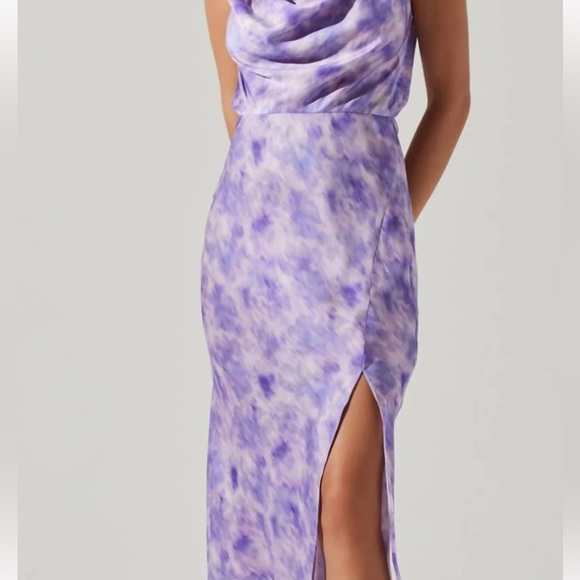 NWT ASTR Elin Cowl Neck Midi Dress in Purple Abstract Large - Picture 2 of 6